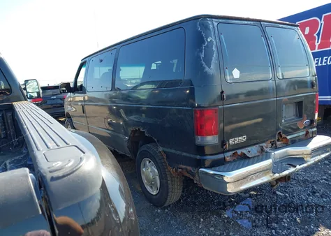 2002 Ford Econoline E350 Super Duty Wagon z USA, uszkodzony, nr VIN 1FBNE31S52HB62465